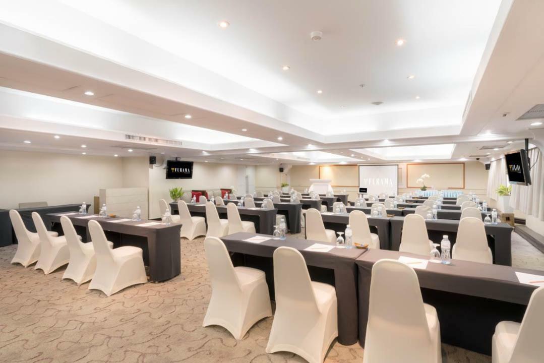 Furama Silom Hotel Bangkok Buitenkant foto